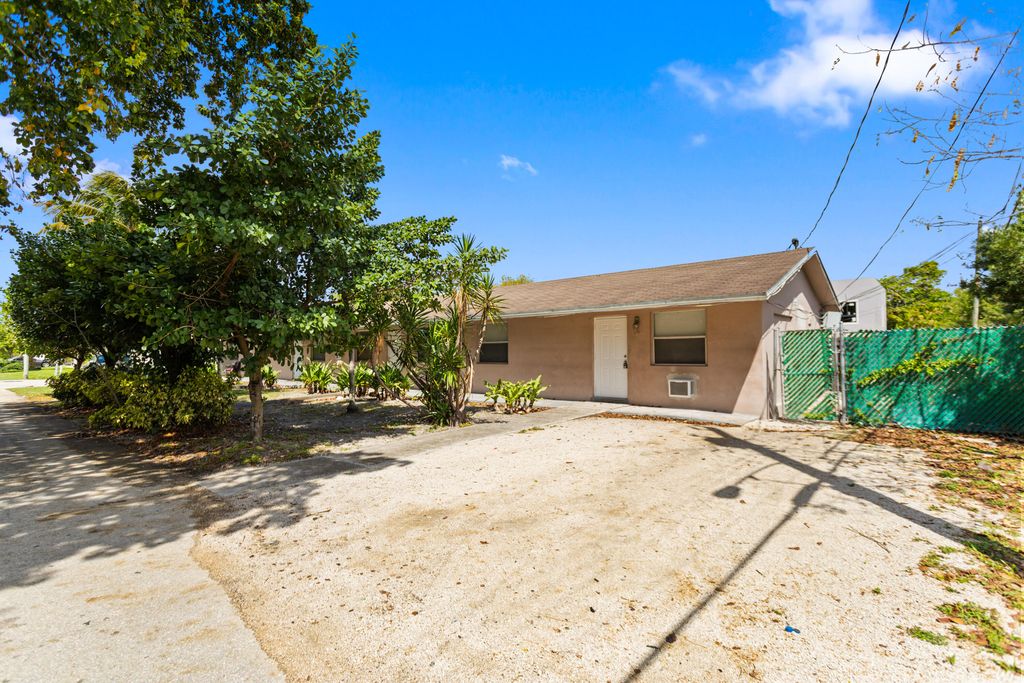 804 NW 2nd Avenue D, Fort Lauderdale, FL 33311