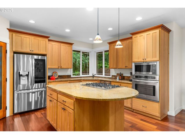 10126 Nw ASH Ct, Portland, OR 97231