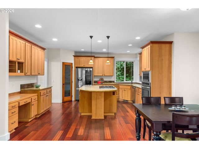 10126 Nw ASH Ct, Portland, OR 97231