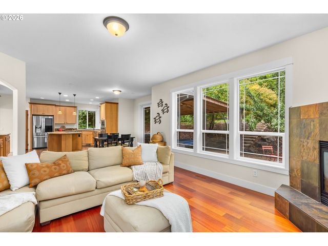 10126 Nw ASH Ct, Portland, OR 97231