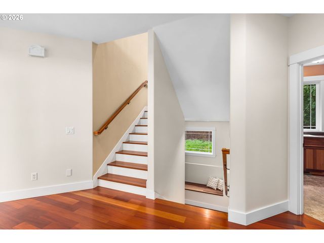 10126 Nw ASH Ct, Portland, OR 97231