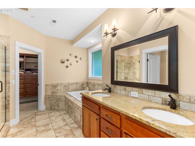 10126 Nw ASH Ct, Portland, OR 97231