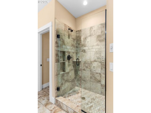 10126 Nw ASH Ct, Portland, OR 97231