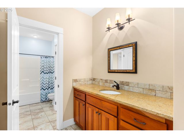 10126 Nw ASH Ct, Portland, OR 97231