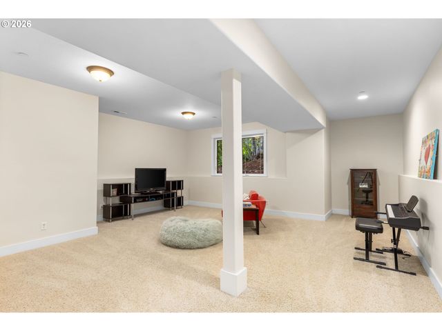 10126 Nw ASH Ct, Portland, OR 97231