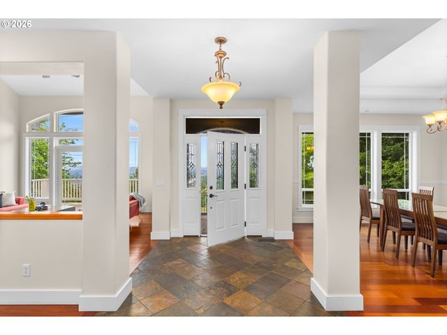 10126 Nw ASH Ct, Portland, OR 97231