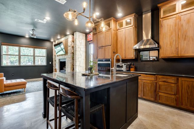 816 Alan Drive, Burleson, TX 76028