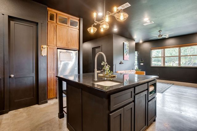 816 Alan Drive, Burleson, TX 76028