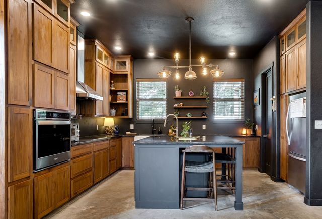 816 Alan Drive, Burleson, TX 76028