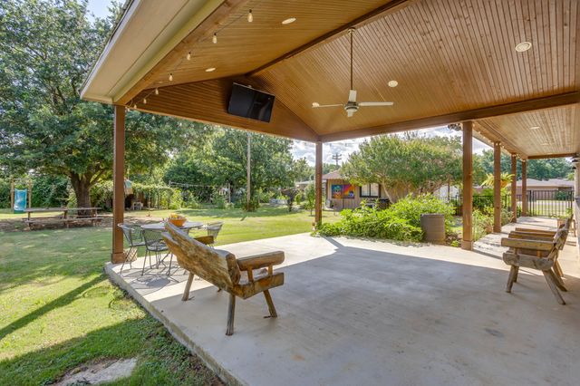 816 Alan Drive, Burleson, TX 76028