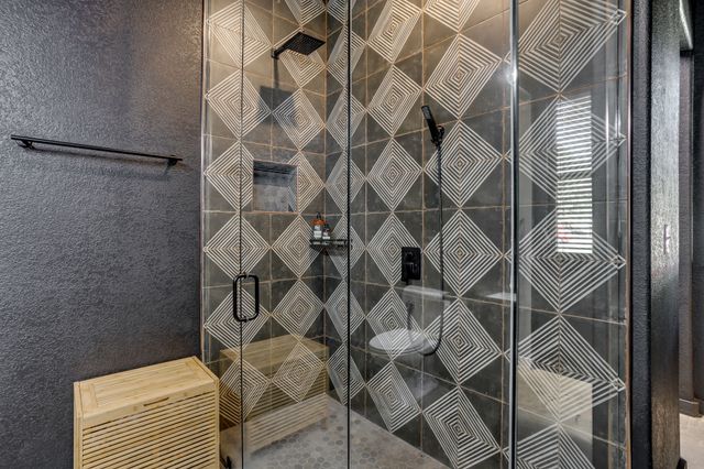 816 Alan Drive, Burleson, TX 76028