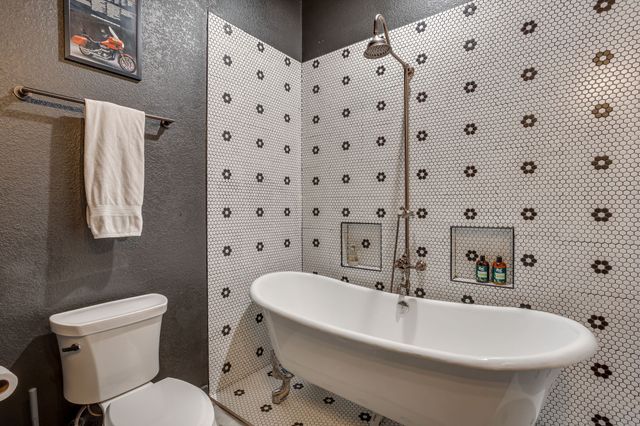 816 Alan Drive, Burleson, TX 76028