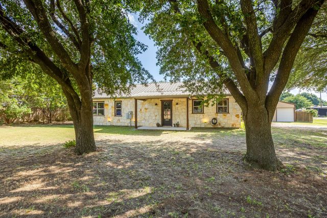 816 Alan Drive, Burleson, TX 76028