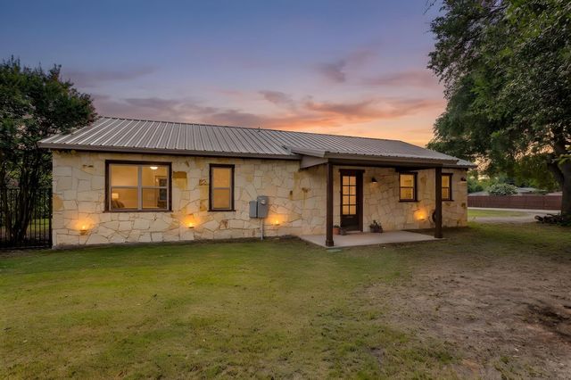 816 Alan Drive, Burleson, TX 76028