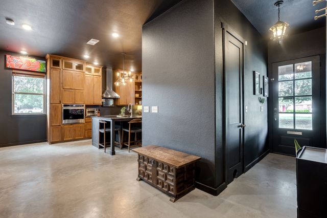 816 Alan Drive, Burleson, TX 76028