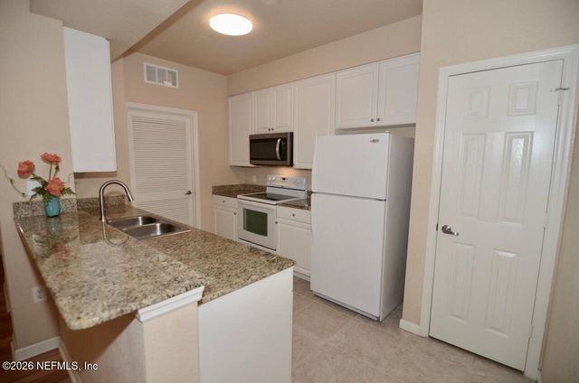 8539 GATE Parkway W 1522, Jacksonville, FL 32216