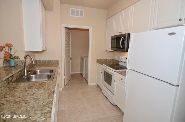 8539 GATE Parkway W 1522, Jacksonville, FL 32216