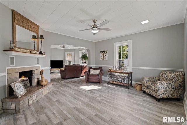 608 S OAKWOOD Avenue, Geneseo, IL 61254