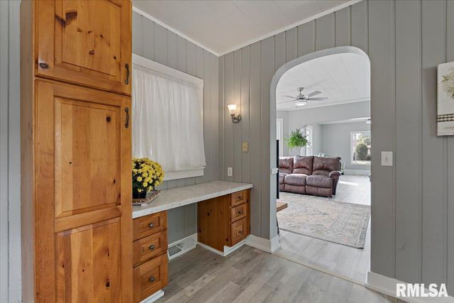 608 S OAKWOOD Avenue, Geneseo, IL 61254