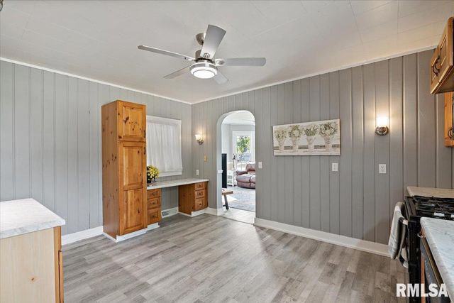 608 S OAKWOOD Avenue, Geneseo, IL 61254