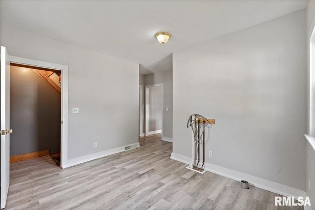 608 S OAKWOOD Avenue, Geneseo, IL 61254