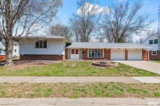 100 ANDOVER Drive, Springfield, IL 62704