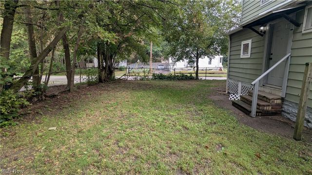 385 Campbell Street, Akron, OH 44307