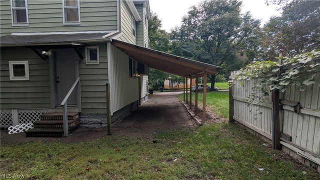 385 Campbell Street, Akron, OH 44307