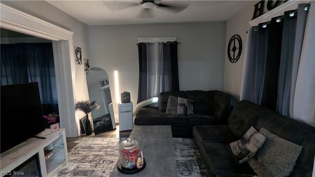 385 Campbell Street, Akron, OH 44307