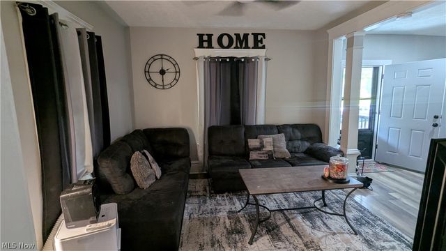385 Campbell Street, Akron, OH 44307