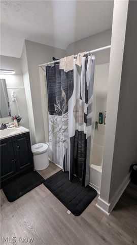 385 Campbell Street, Akron, OH 44307