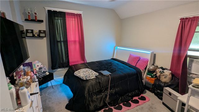 385 Campbell Street, Akron, OH 44307