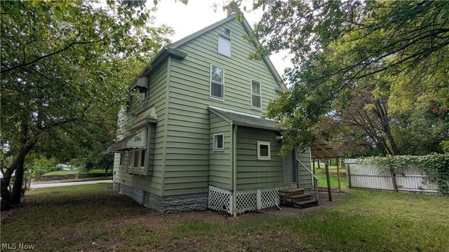 385 Campbell Street, Akron, OH 44307