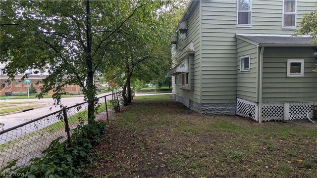 385 Campbell Street, Akron, OH 44307