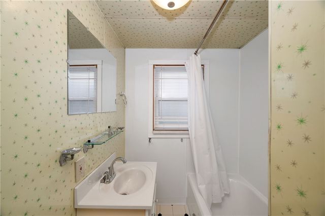 217 American Ave, City Of But Se, PA 16001