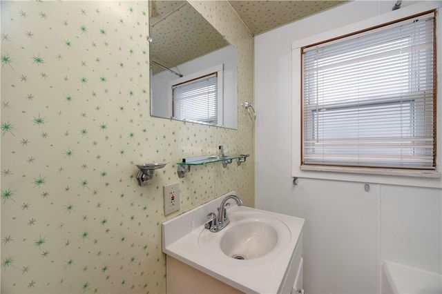 217 American Ave, City Of But Se, PA 16001