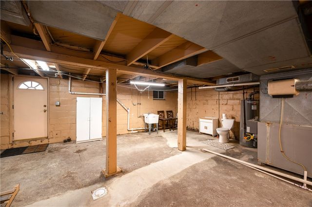 217 American Ave, City Of But Se, PA 16001