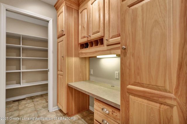 4327 Fieldview Drive, Grand Ledge, MI 48837