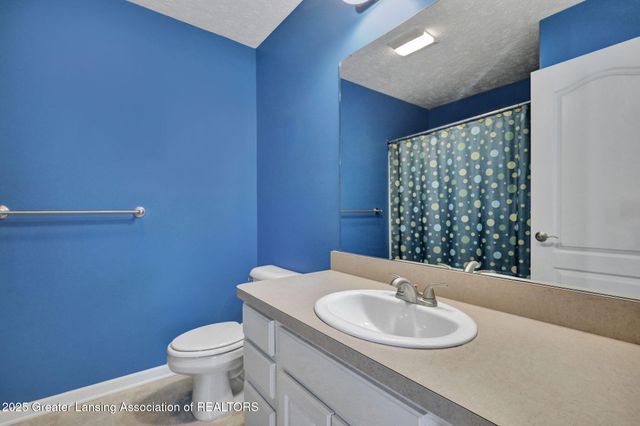 4327 Fieldview Drive, Grand Ledge, MI 48837