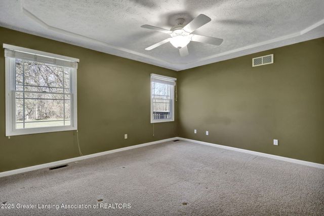 4327 Fieldview Drive, Grand Ledge, MI 48837