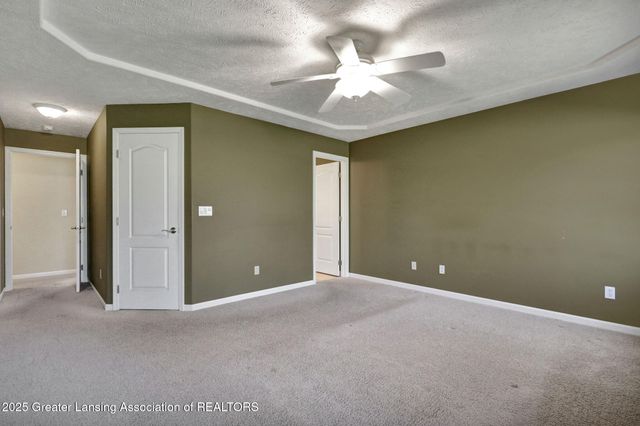 4327 Fieldview Drive, Grand Ledge, MI 48837