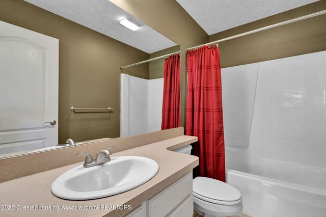 4327 Fieldview Drive, Grand Ledge, MI 48837