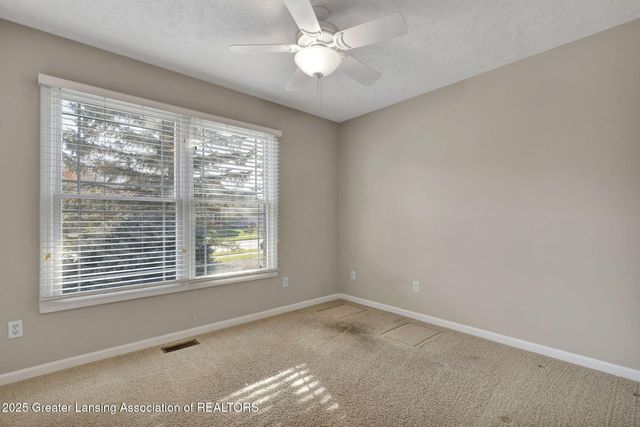 4327 Fieldview Drive, Grand Ledge, MI 48837