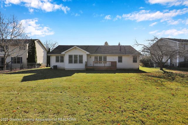 4327 Fieldview Drive, Grand Ledge, MI 48837