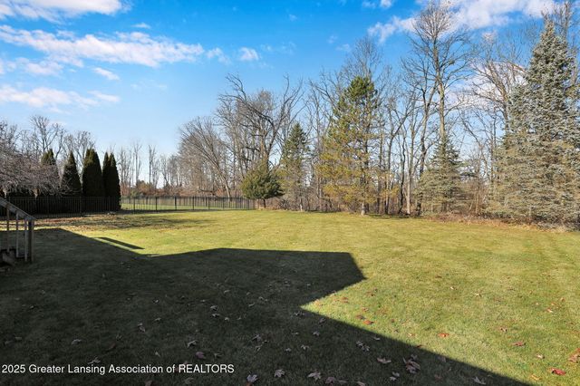 4327 Fieldview Drive, Grand Ledge, MI 48837