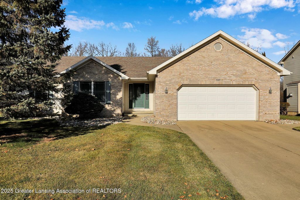 4327 Fieldview Drive, Grand Ledge, MI 48837