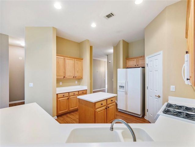 894 Fairview Club Circle, Dacula, GA 30019