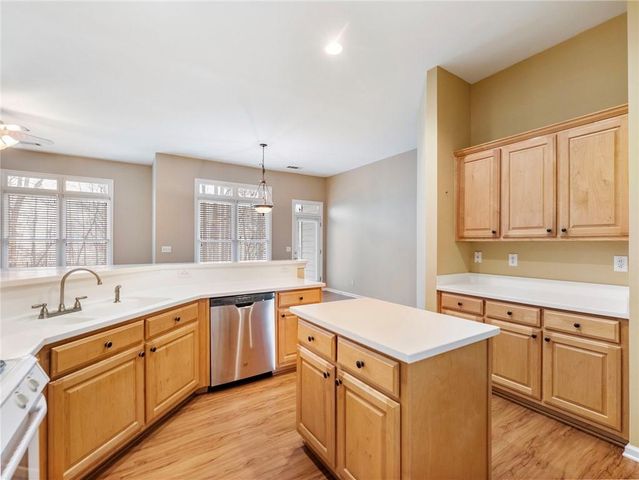 894 Fairview Club Circle, Dacula, GA 30019