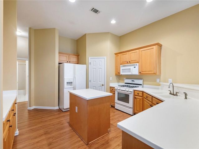 894 Fairview Club Circle, Dacula, GA 30019