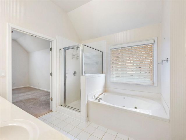 894 Fairview Club Circle, Dacula, GA 30019